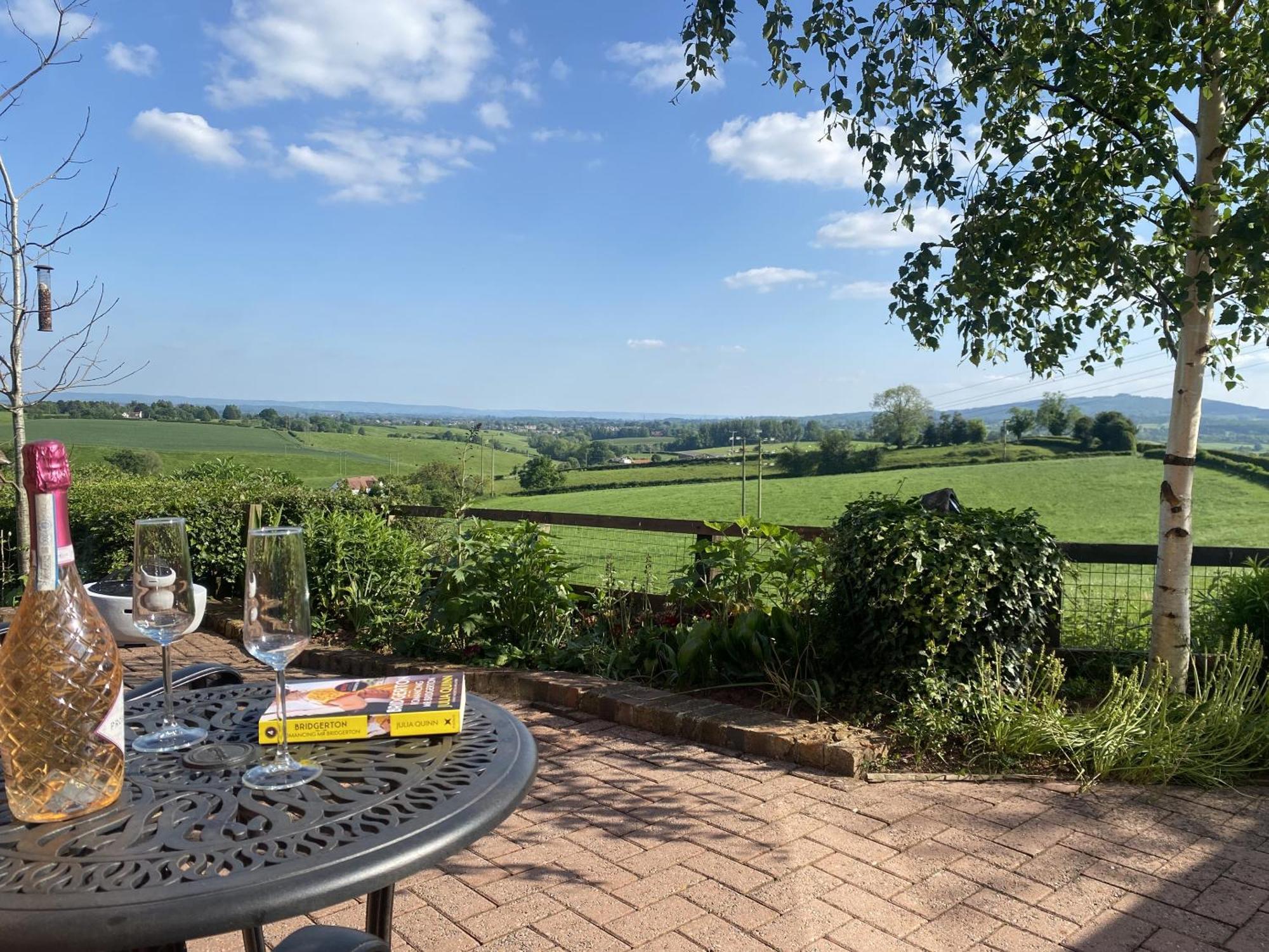 Betula Views Studio Newent ภายนอก รูปภาพ
